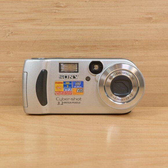 Sony Cyber-shot DSC-P71 3.2MP Digital Camera, 3X Optical Zoom, Made in Japan - Picture 2 of 8